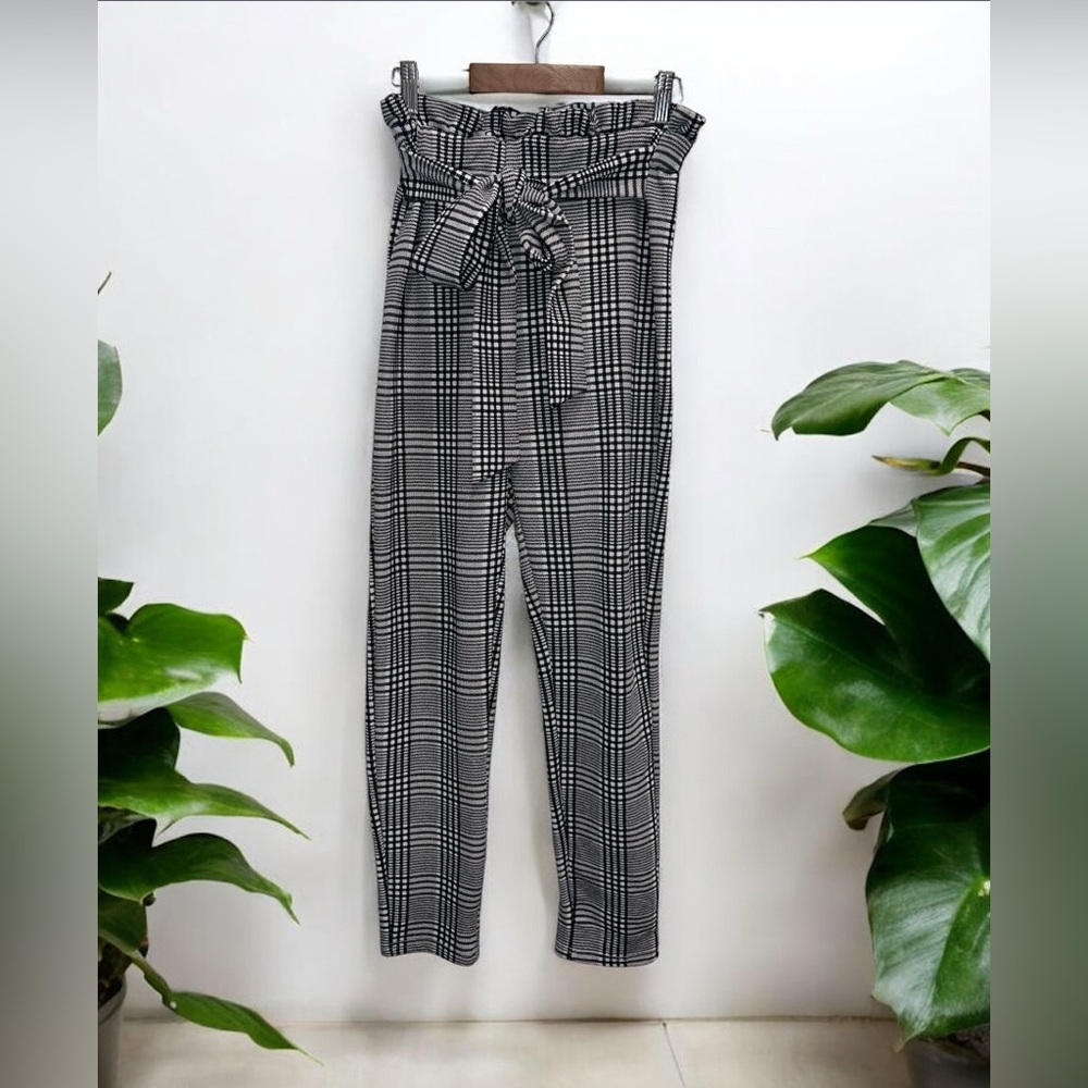 Shein Women’s Plaid Pull-On Pants Size Medium Ruffled Waist Preppy Casual